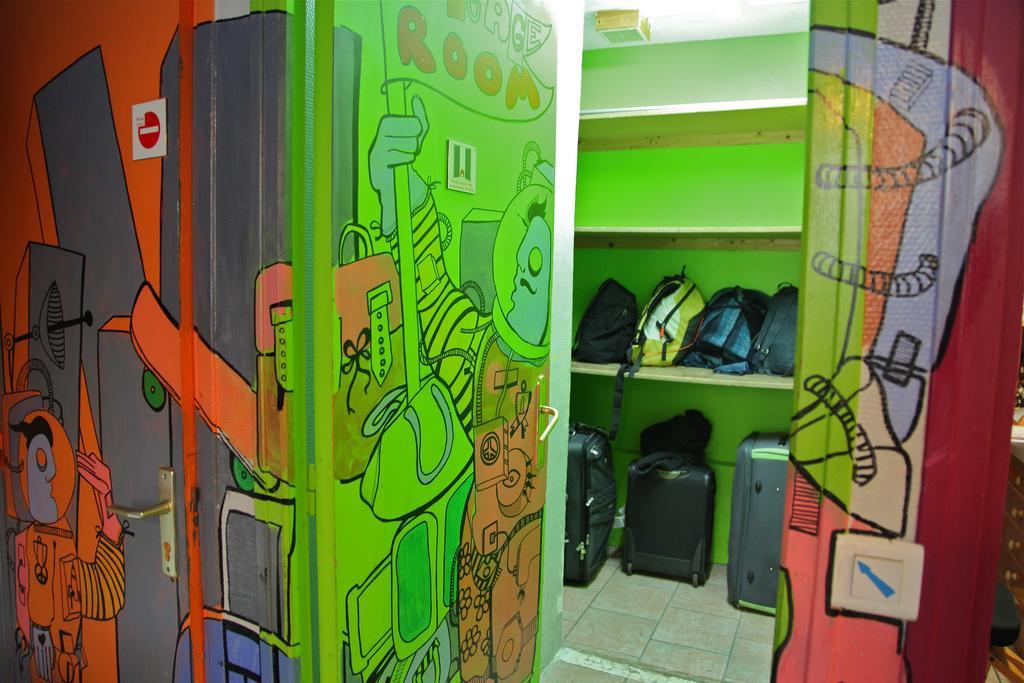 Woodstock Montmartre By Hiphophostels Paris Exterior photo